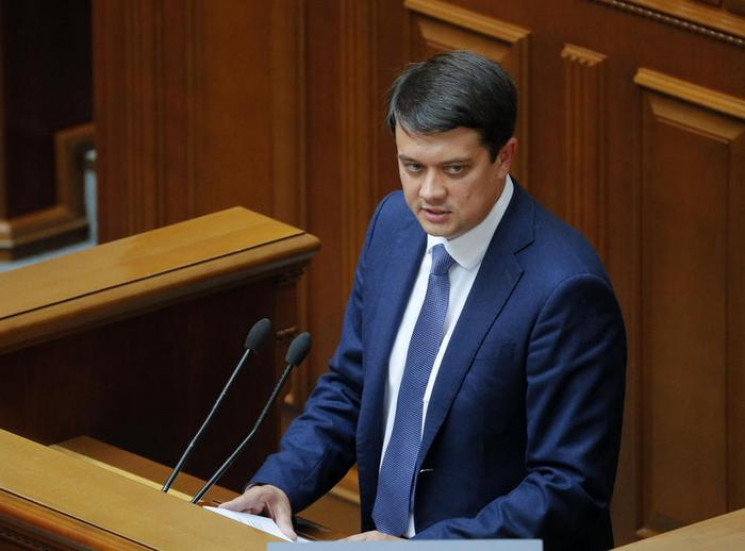 Разумков хочет наказывать нардепов за кнопкодавство лишением мандатов
