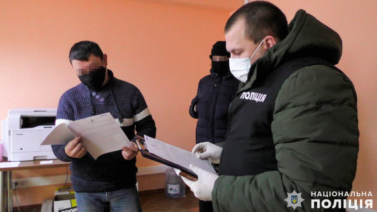 Полиция провела обыск в горсовете Николаева