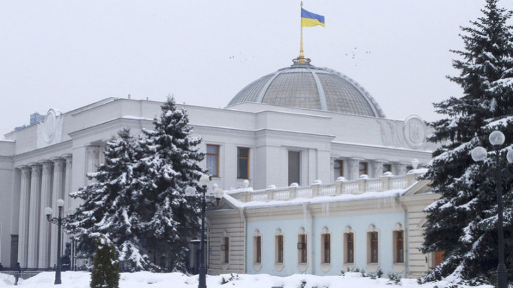 Рада отложила на год переход на электронный документооборот