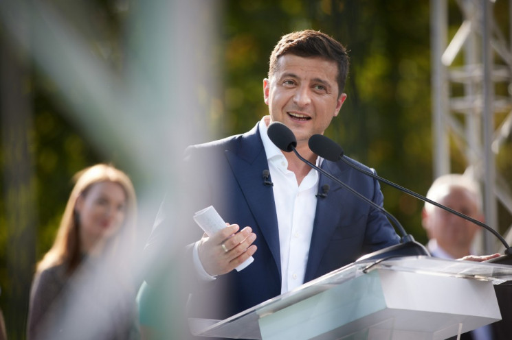 Зеленский обещает украинцам бесплатную вакцинацию от коронавируса