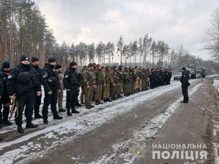 Янтарные рейды на Ровенщине: В полиции похвастались “уловом”