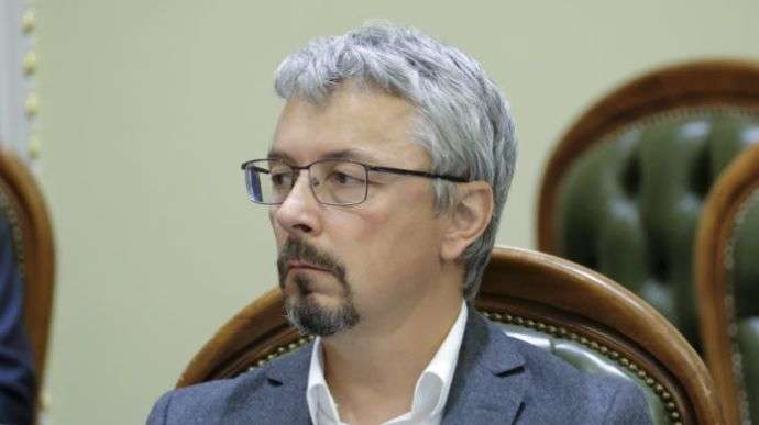 Министр Ткаченко и мэр Кличко обменялись острыми упреками через соцсеть