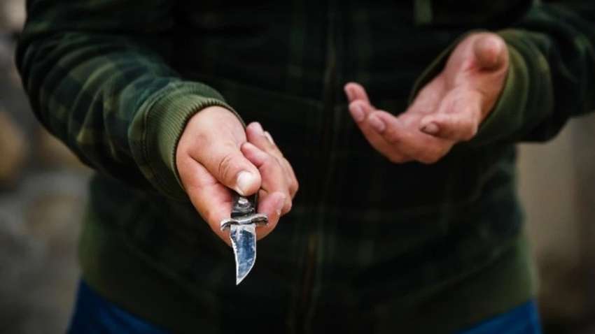 В Ровно двое подростков напали на прохожую с ножом: как отреагировали в полиции