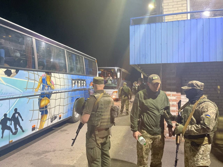 Блокирование харьковского “Нацкорпуса”: Активисты назвали действия СБУ политическим преследованием (ФОТО)