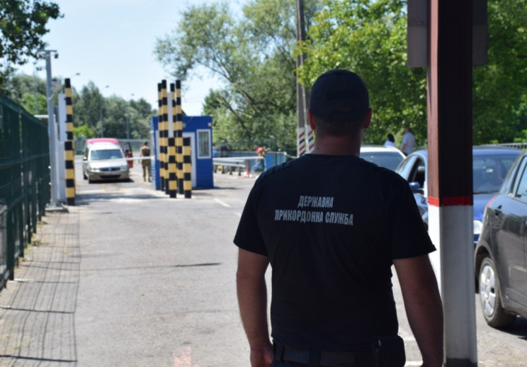 Украина с 1 сентября вводит запрет на въезд автомобилей с номерами Приднестровья