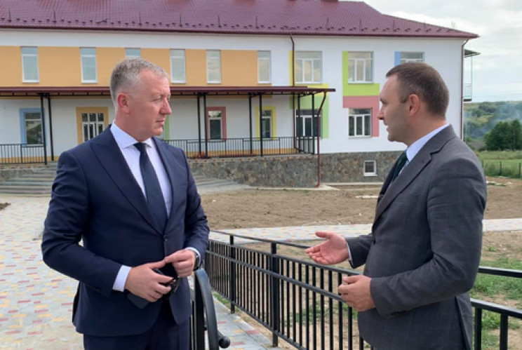 В Черновицкой области с опережением графика завершается “Большая стройка” детского садика с красочным дизайном