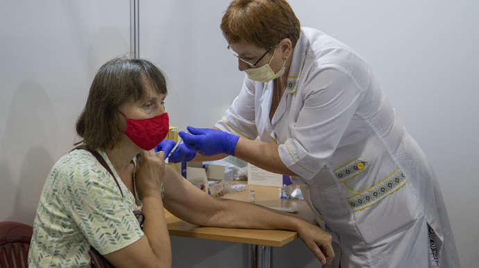 В Украине заканчивается срок годности вакцин против COVID-19: когда начнут “выбрасывать”