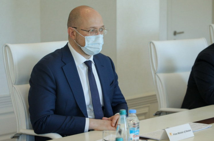 Шмыгаль анонсировал внесение изменений в “карантинное” постановление: О чем идет речь