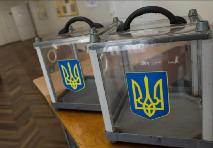 ЦИК на довыборы в Раду зарегистрировала “двойника” кандидата от “Слуги народа” в Черкасской области: За дело взялась полиция