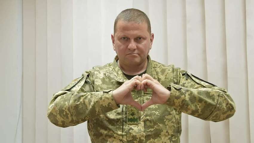 Бойцам на фронте разрешили стрелять в ответ