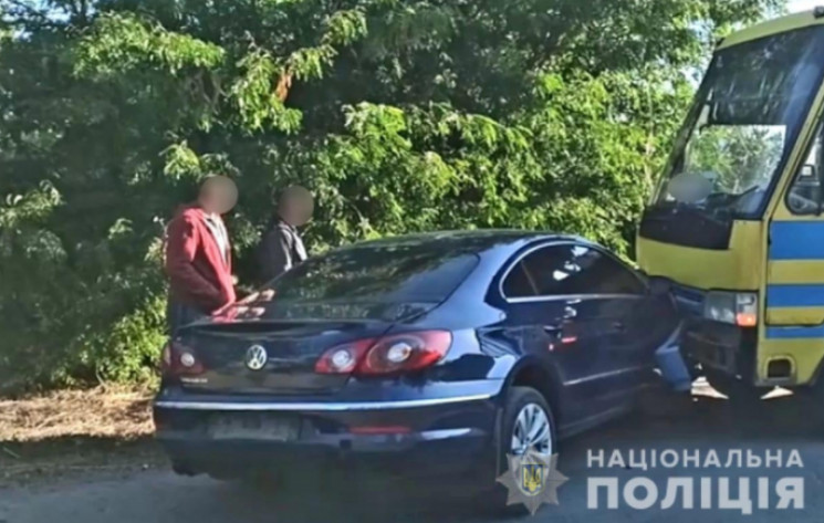 На Николаевщине мэр Вознесенска врезался в маршрутку