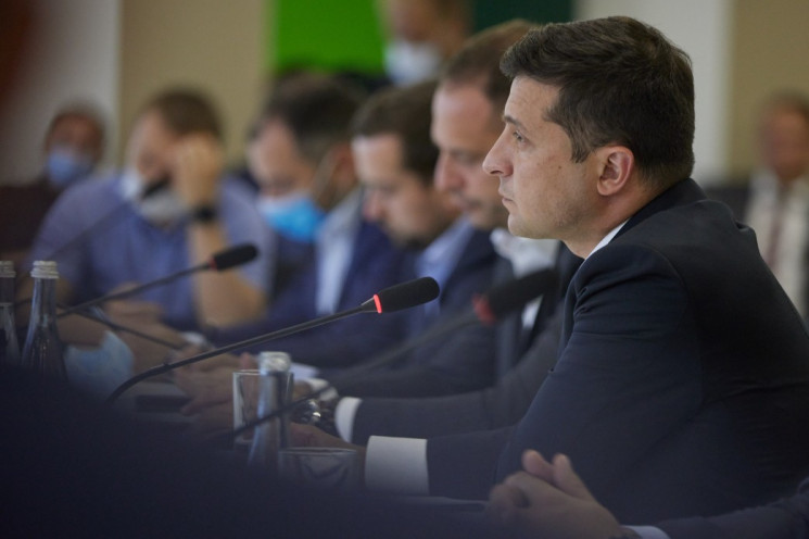 Зеленскому на посту президента угрожали насилием 22 раза
