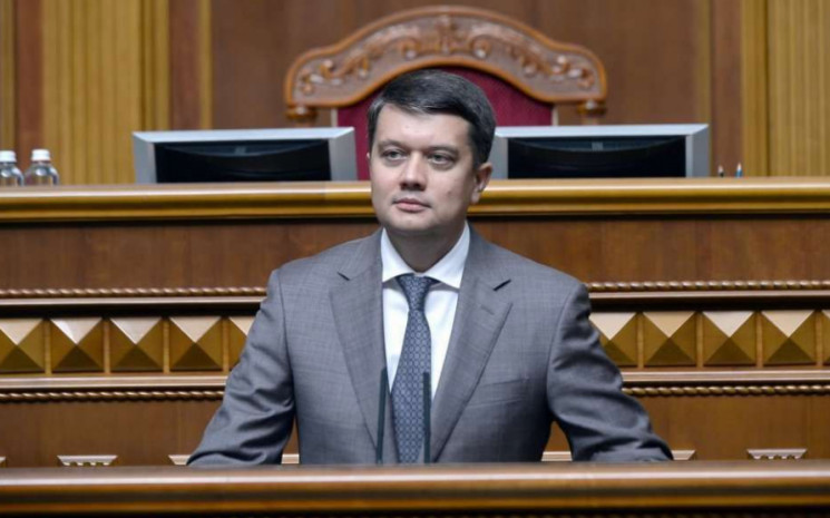 “Даже письма пишет”: Разумков жалуется, что Стефанчук метит на его место в Раде