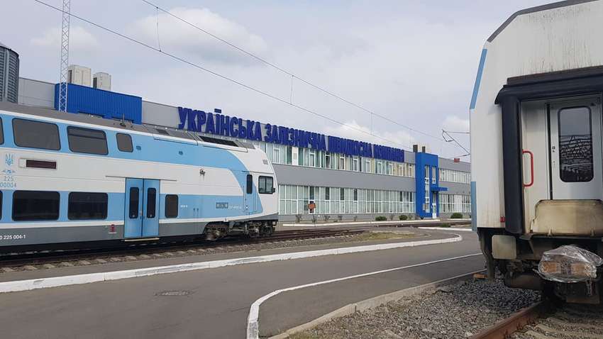 “Укрзализныця” предлагает выбрать один из вариантов внешнего вида поезда
