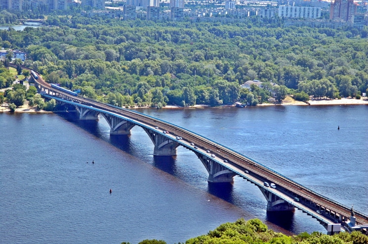 В Киеве дали старт реставрации моста Метро