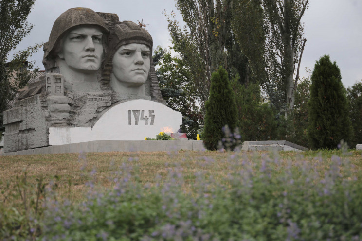 Мемориал “Украина — освободителям” в Меловом торжественно откроют 28 сентября