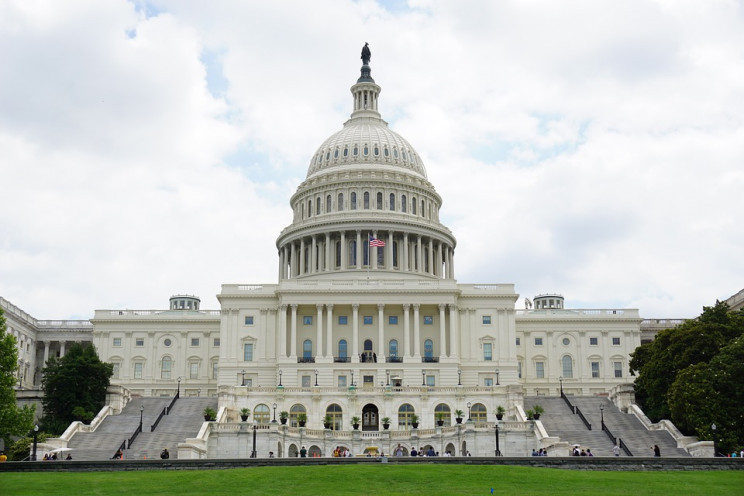 Конгресс США призывает Байдена срочно наложить санкции на “Северный поток-2”
