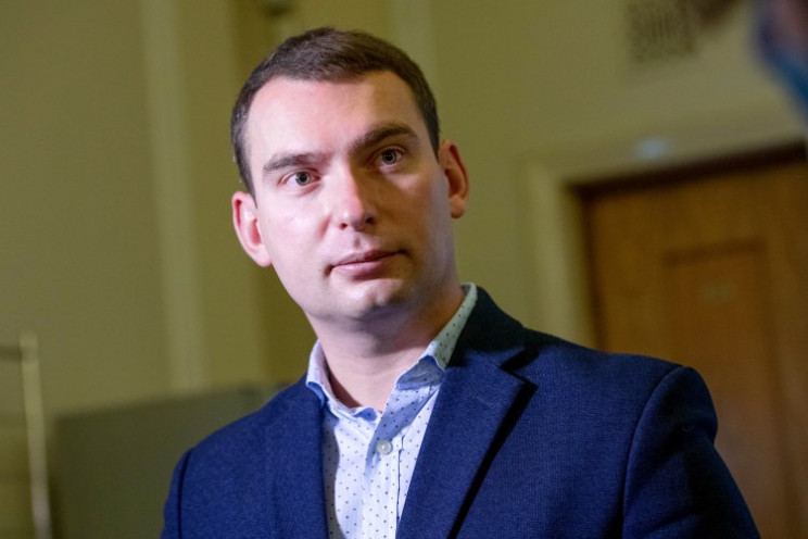 Недоизгнание Железняка: Зачем в президентском Офисе хотят подружиться с “соросятами”