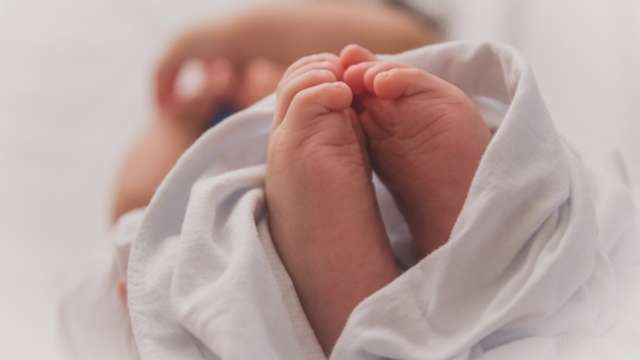 В Черниговской области 13-летняя девушка родила от своего 18-летнего парня