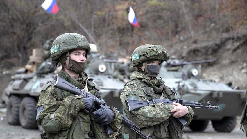 Российские миротворцы на Донбассе: эксперты рассказали, ждать ли «голубые каски»