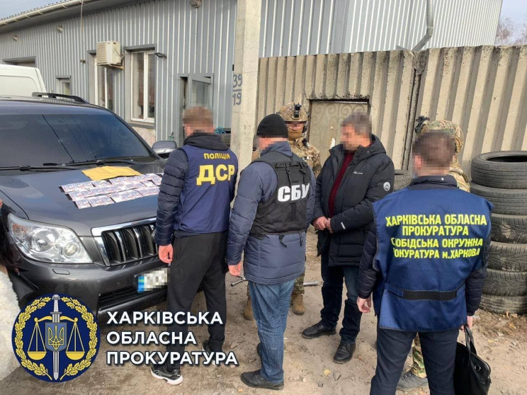 Чиновнику Терехова сообщили о подозрении в вымогательстве 18 тыс. грн взятки (ФОТО)