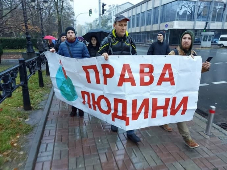 Государство в праве ограничивать передвижение, а полиция требовать сертификат: Почему Конституция – не на стороне антивакцинаторов