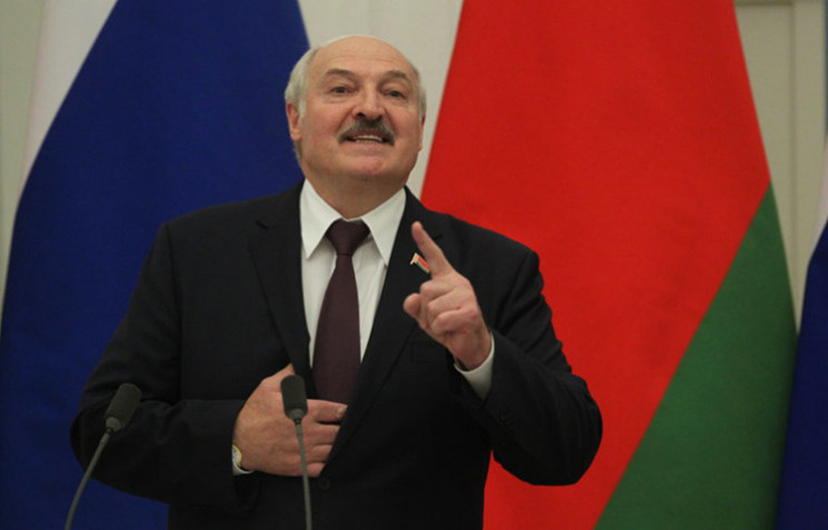 Меркель обращалась ко мне исключительно “господин президент”, – Лукашенко