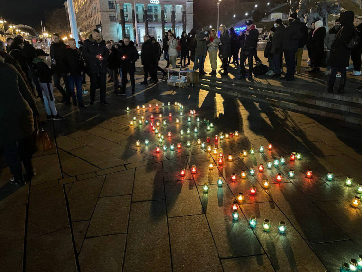К 8-й годовщине избиения “Беркутом” студентов на Майдане Кличко и Сенцов приняли участие в “Диалогах о достоинстве”