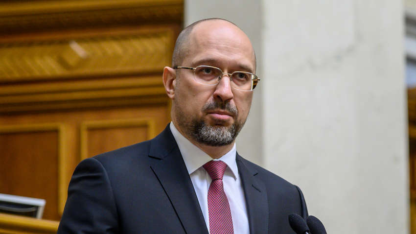Шмыгаль рассказал, как с понедельника решат вопрос с прекращением “дистанционки” в школах и вузах