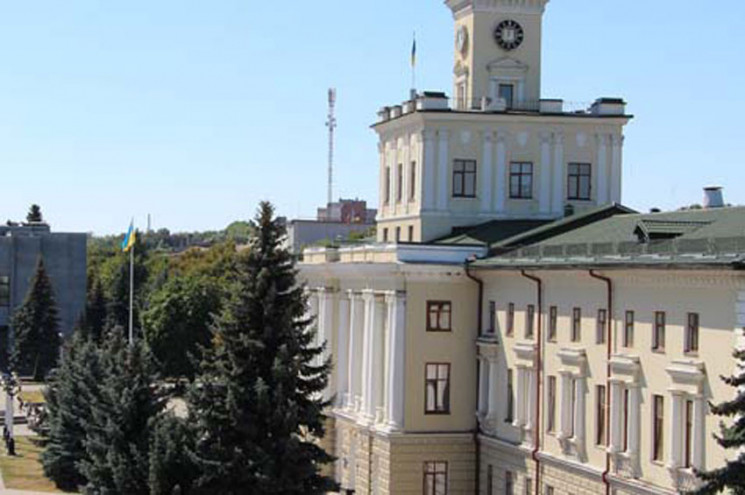 В Хмельницкой ОГА невакцинированных отстранили от работы