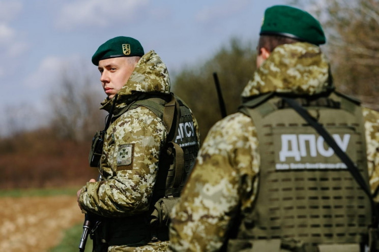 На границе Украины остановили прилетевшую для концерта российскую певицу