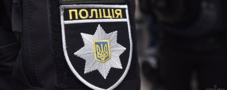 Под Винницей пьяный полицейский на собственном автомобиле “БМВ” попал в аварию