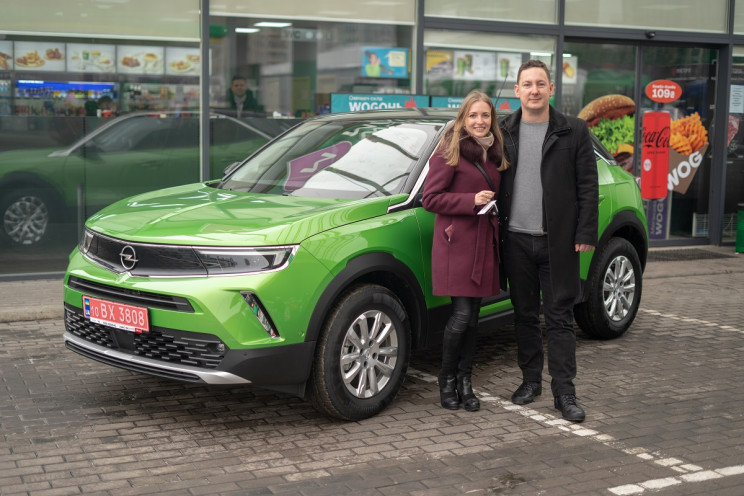 WOW-кроссовер OPEL Mokka нашел своего нового обладателя – счастливый победитель акции “Mokka WOGOНЬ” получил свой приз