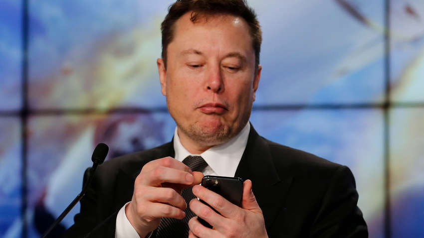 Илон Маск продал акции Tesla еще на $1 миллиард