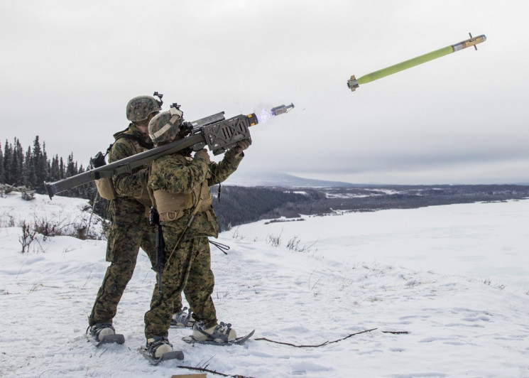 Украина хочет получить от США ПЗРК Stinger и вертолеты Black Hawk