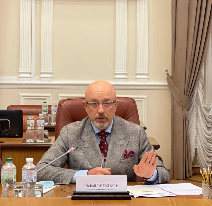 С ультиматумами Кремля реинтеграция Донбасса невозможна, – Резников