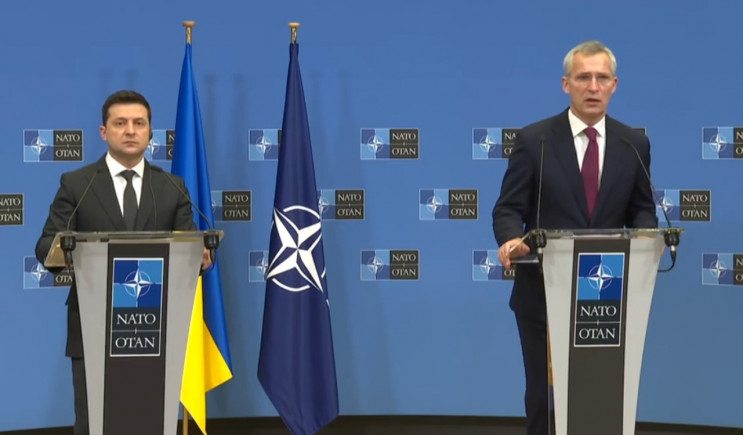 Россия не замедляет наращивание войск возле границ Украины, — генсек НАТО