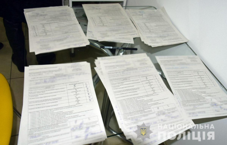 В Украине за неделю возбуждено 100 уголовных дел за подделку COVID-сертификатов