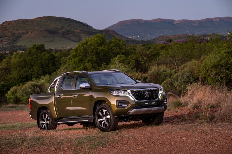 Пикап PEUGEOT LANDTREK “приехал” в Южную Африку