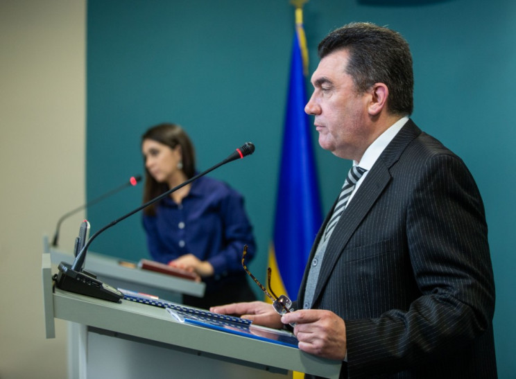 Данилов спрогнозировал, когда в Украине будет новая COVID-вспышка и придет “Омикрон”