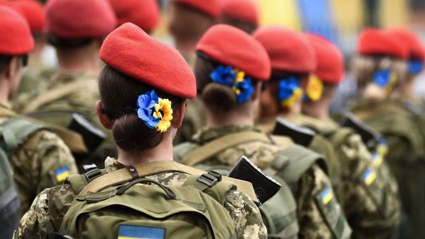 В Минобороны рассказали, для чего женщины должны становиться на воинский учет