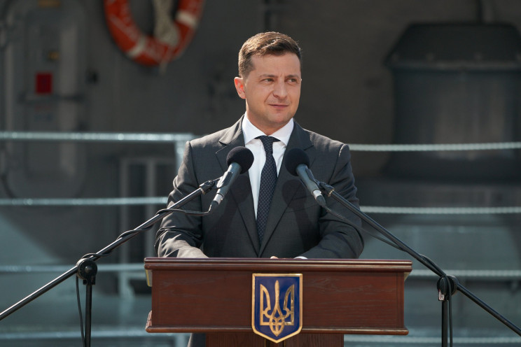 Зеленский возглавил антирейтинг украинских политиков