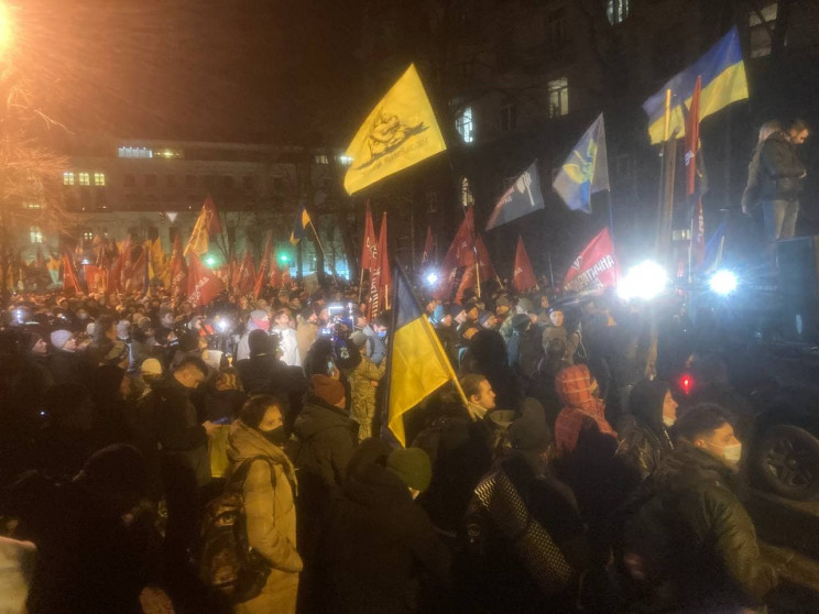 “111 статья”: Протестующие с Майдана пришли на Банковую