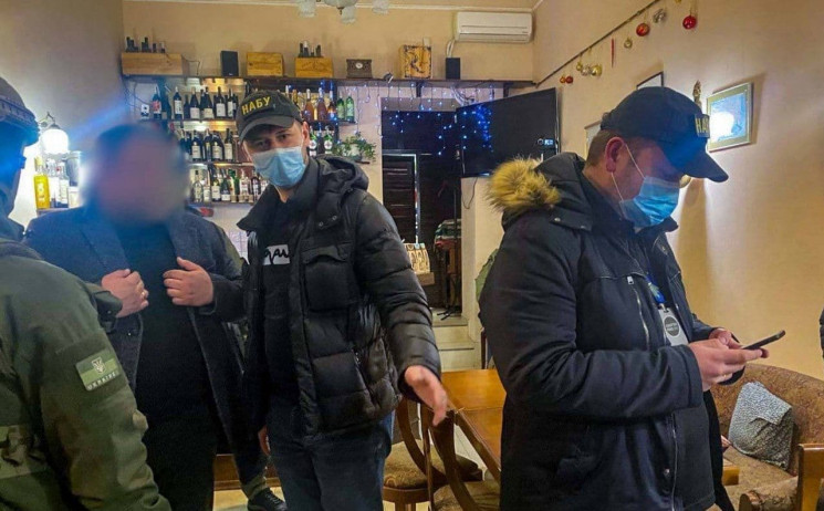 “Слугу” Кузьминых задержали при получении взятки