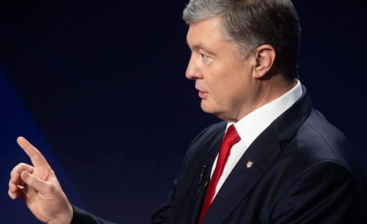 Порошенко прибыл в Апелляционный суд, но заседание перенесли