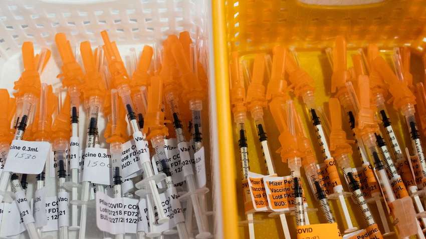 США рекомендуют детям делать бустерную дозу вакцины Pfizer: зачем вводят ревакцинацию