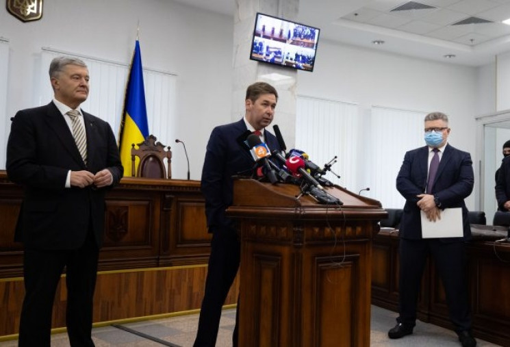 “Классическое политическое преследование”: У Порошенко заявили, что не будут участвовать в шоу по сценарию Зеленского