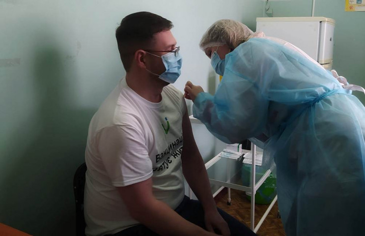 Кузин бустерно вакцинировался в провинции