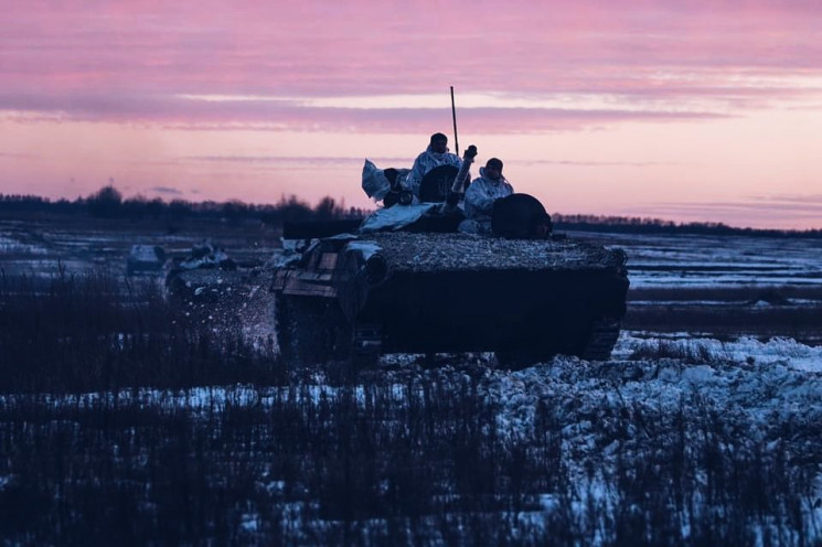 Военное положение в Украине: Кому могут запретить выезжать за границу