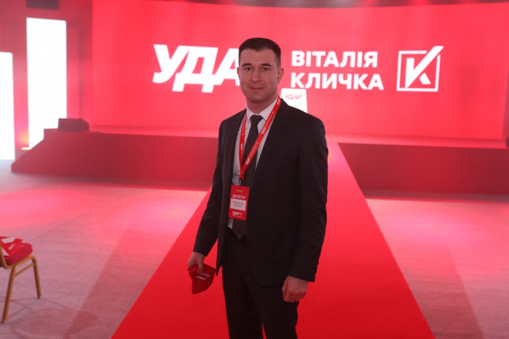 Председатель Черниговской организации “УДАРа Виталия Кличко” Александр Ломак выдвинут кандидатом от партии по 206 округу, – решение съезда